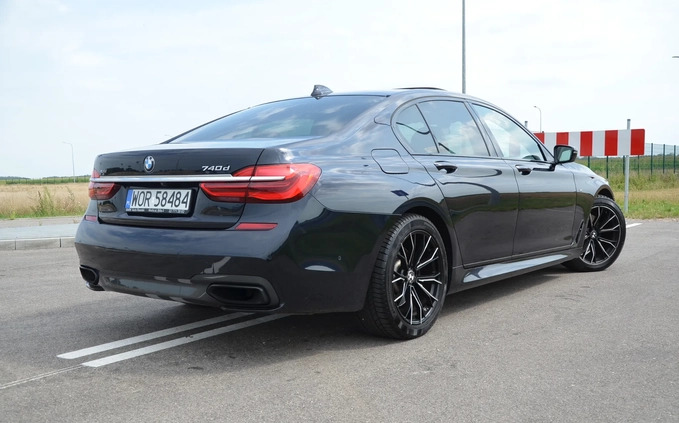 BMW Seria 7 cena 150000 przebieg: 205000, rok produkcji 2017 z Zambrów małe 781